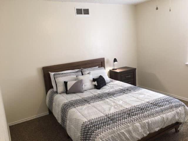 Quiet Townhouse Close To Fort Sill! Lawton Exterior foto