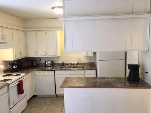 Quiet Townhouse Close To Fort Sill! Lawton Exterior foto